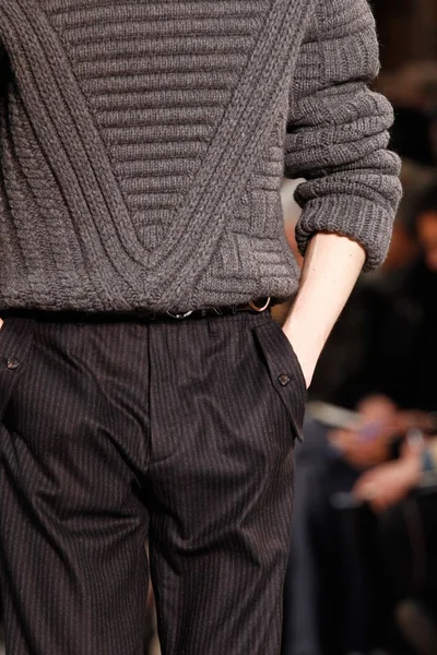 Look 60